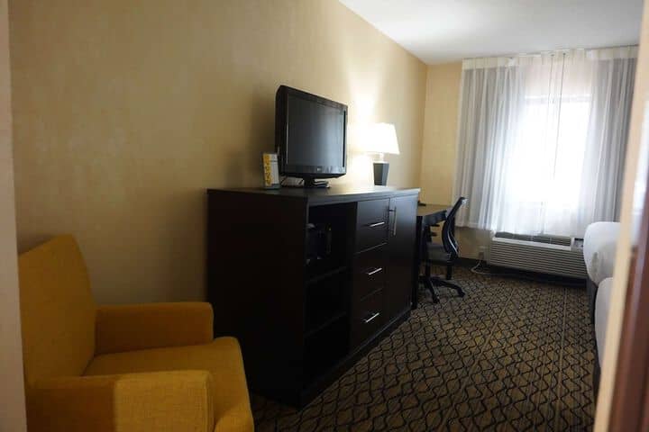 Room 10 of 56