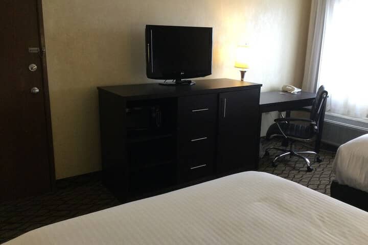 Room 9 of 56